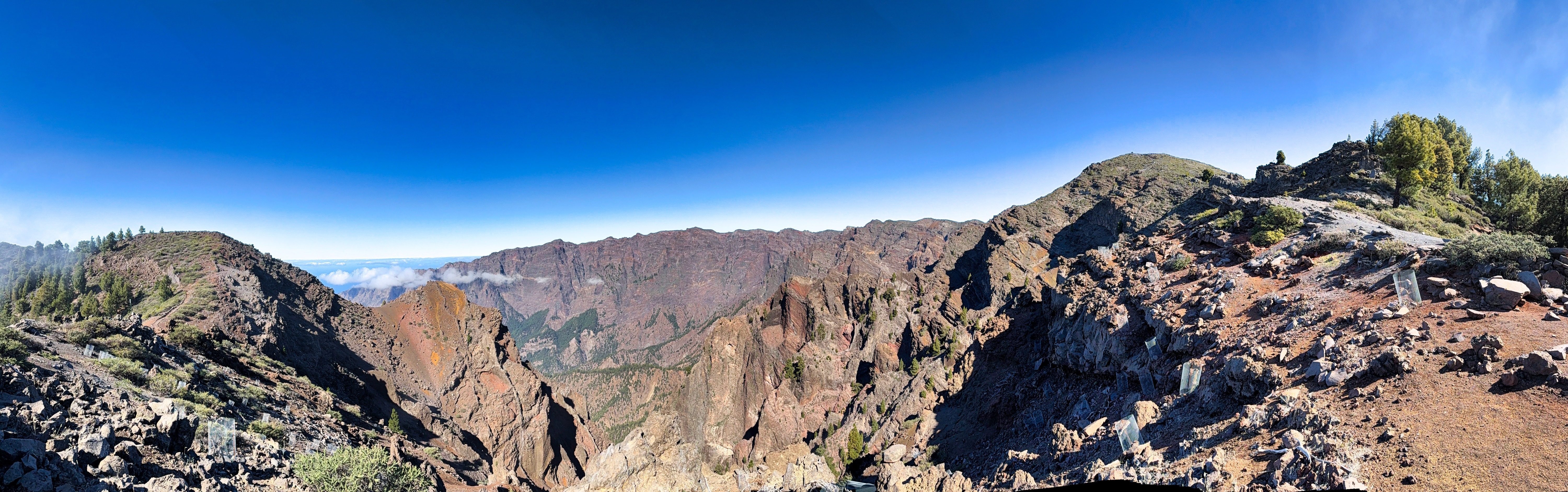 Vistas de La Calder desde el sendero que lleva al Refugio de la Punta de Los Roques